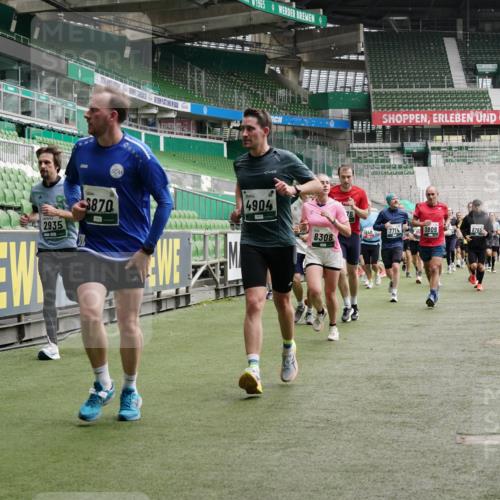 05.10.2025 - 20. swb-Marathon Bremen Michael Burmester http://msf.ph/oto/9331707 05.10.2025 13:05:28 Laufen im Stadion 190, 199, 406, 520, 611, 678, 712, 804, 817, 858, 924, 1061, 1132, 1147, 1228, 1404, 1455, 1480, 1545, 1610, 1702, 1746, 1765, 1840, 1867, 1990, 2009, 2058, 2187, 2190, 2198, 2437, 2536, 2584, 2604, 2785, 2802, 2902, 2935, 3008, 3025, 3049, 3216, 3317, 3378, 3380, 3413, 3445, 3450, 3479, 3561, 3799, 3809, 3837, 3853, 4055, 4187, 4207, 4241, 4326, 4332, 4376, 4563, 4641, 4665, 4676, 4831, 4855, 4892, 4904, 4983, 5176, 5286, 5295, 5362, 5382, 5614, 5824, 5904, 6283 meine-sportfotos.de