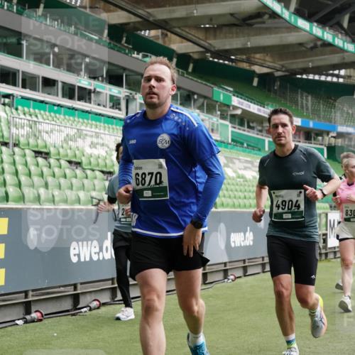 05.10.2025 - 20. swb-Marathon Bremen Michael Burmester http://msf.ph/oto/9331719 05.10.2025 13:05:28 Laufen im Stadion 190, 199, 406, 520, 611, 678, 712, 804, 817, 858, 924, 1061, 1132, 1147, 1228, 1404, 1455, 1480, 1545, 1610, 1702, 1746, 1765, 1840, 1867, 1990, 2009, 2058, 2187, 2190, 2198, 2437, 2536, 2584, 2604, 2785, 2802, 2902, 2935, 3008, 3025, 3049, 3216, 3317, 3378, 3380, 3413, 3445, 3450, 3479, 3561, 3799, 3809, 3837, 3853, 4055, 4187, 4207, 4241, 4326, 4332, 4376, 4563, 4641, 4665, 4676, 4831, 4855, 4892, 4904, 4983, 5176, 5286, 5295, 5362, 5382, 5614, 5824, 5904, 6283 meine-sportfotos.de