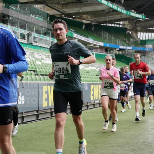 05.10.2025 - 20. swb-Marathon Bremen Michael Burmester http://msf.ph/oto/9331723 05.10.2025 13:05:29 Laufen im Stadion 190, 199, 406, 520, 611, 678, 712, 804, 817, 858, 924, 1061, 1132, 1147, 1228, 1404, 1455, 1480, 1545, 1610, 1702, 1746, 1765, 1840, 1867, 1990, 2009, 2058, 2187, 2190, 2198, 2437, 2536, 2584, 2604, 2785, 2802, 2902, 2935, 3008, 3025, 3049, 3216, 3317, 3378, 3380, 3413, 3445, 3450, 3479, 3561, 3799, 3809, 3837, 3853, 4055, 4187, 4207, 4241, 4326, 4332, 4376, 4563, 4641, 4665, 4676, 4831, 4855, 4892, 4904, 4983, 5176, 5286, 5295, 5362, 5382, 5614, 5824, 5904, 6283 meine-sportfotos.de