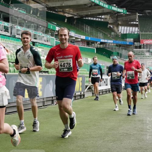 05.10.2025 - 20. swb-Marathon Bremen Michael Burmester http://msf.ph/oto/9331743 05.10.2025 13:05:31 Laufen im Stadion 190, 199, 406, 520, 611, 678, 712, 804, 817, 858, 924, 1132, 1147, 1228, 1404, 1455, 1480, 1545, 1610, 1702, 1746, 1765, 1840, 1867, 1990, 2009, 2058, 2187, 2190, 2198, 2422, 2437, 2536, 2584, 2604, 2785, 2802, 2902, 2935, 3008, 3025, 3049, 3216, 3317, 3378, 3380, 3413, 3445, 3450, 3479, 3561, 3799, 3809, 3837, 3853, 4055, 4187, 4207, 4241, 4326, 4332, 4376, 4563, 4641, 4665, 4676, 4766, 4831, 4855, 4892, 4904, 4983, 5176, 5286, 5295, 5362, 5382, 5614, 5824, 5904, 6283 meine-sportfotos.de