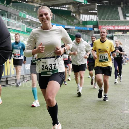 05.10.2025 - 20. swb-Marathon Bremen Michael Burmester http://msf.ph/oto/9331801 05.10.2025 13:05:35 Laufen im Stadion 190, 199, 406, 520, 611, 678, 712, 804, 817, 858, 924, 1147, 1228, 1404, 1410, 1455, 1480, 1545, 1610, 1702, 1746, 1765, 1840, 1867, 1990, 2058, 2187, 2190, 2198, 2422, 2437, 2584, 2604, 2671, 2785, 2902, 2935, 3008, 3025, 3049, 3216, 3317, 3368, 3378, 3380, 3445, 3450, 3479, 3799, 3809, 3837, 3853, 4055, 4207, 4326, 4332, 4376, 4563, 4641, 4665, 4676, 4766, 4831, 4855, 4892, 4904, 4983, 5166, 5176, 5295, 5362, 5382, 5614, 5824, 5904, 5945, 6283 meine-sportfotos.de