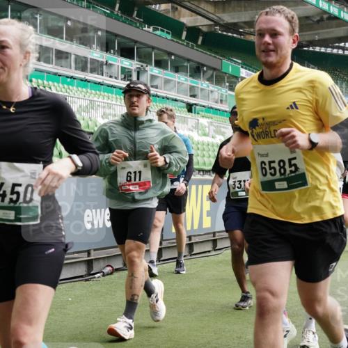 05.10.2025 - 20. swb-Marathon Bremen Michael Burmester http://msf.ph/oto/9331822 05.10.2025 13:05:37 Laufen im Stadion 190, 199, 406, 459, 520, 611, 678, 804, 817, 858, 924, 1147, 1154, 1228, 1404, 1410, 1455, 1480, 1545, 1610, 1702, 1765, 1840, 1867, 1990, 2058, 2187, 2190, 2198, 2199, 2422, 2437, 2584, 2604, 2671, 2698, 2785, 2902, 2935, 3008, 3025, 3049, 3317, 3368, 3378, 3380, 3445, 3450, 3479, 3799, 3809, 3837, 3853, 4055, 4207, 4326, 4332, 4376, 4563, 4641, 4643, 4665, 4676, 4766, 4831, 4855, 4892, 4904, 4983, 5166, 5176, 5362, 5382, 5614, 5824, 5904, 5945, 6283 meine-sportfotos.de