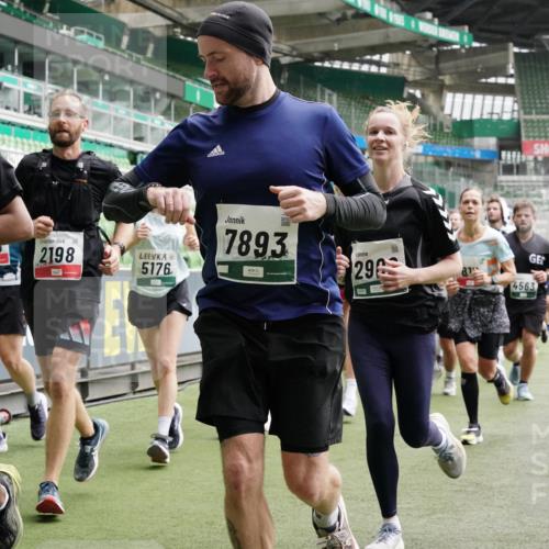 05.10.2025 - 20. swb-Marathon Bremen Michael Burmester http://msf.ph/oto/9331839 05.10.2025 13:05:38 Laufen im Stadion 190, 199, 406, 459, 520, 611, 678, 804, 817, 858, 924, 1147, 1154, 1228, 1404, 1410, 1455, 1480, 1545, 1610, 1702, 1840, 1867, 1990, 2058, 2187, 2190, 2198, 2199, 2422, 2437, 2584, 2604, 2671, 2698, 2748, 2785, 2902, 2935, 3008, 3025, 3049, 3317, 3368, 3378, 3380, 3445, 3450, 3479, 3799, 3809, 3837, 3853, 4055, 4207, 4326, 4332, 4376, 4563, 4641, 4643, 4665, 4676, 4766, 4831, 4855, 4892, 4904, 4983, 5166, 5176, 5362, 5382, 5614, 5824, 5904, 5945, 6283 meine-sportfotos.de