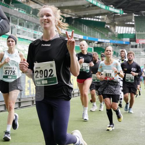 05.10.2025 - 20. swb-Marathon Bremen Michael Burmester http://msf.ph/oto/9331851 05.10.2025 13:05:39 Laufen im Stadion 190, 199, 406, 459, 520, 611, 678, 804, 817, 858, 924, 1147, 1154, 1228, 1404, 1410, 1455, 1480, 1545, 1610, 1702, 1840, 1867, 1990, 2058, 2187, 2190, 2198, 2199, 2285, 2422, 2437, 2604, 2671, 2698, 2748, 2785, 2902, 2935, 3008, 3025, 3049, 3317, 3368, 3378, 3380, 3445, 3450, 3479, 3799, 3809, 3837, 3853, 4055, 4207, 4326, 4332, 4376, 4563, 4641, 4643, 4665, 4676, 4766, 4831, 4855, 4892, 4904, 4983, 5166, 5176, 5362, 5382, 5614, 5824, 5904, 5945, 6283 meine-sportfotos.de