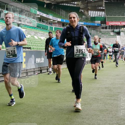 05.10.2025 - 20. swb-Marathon Bremen Michael Burmester http://msf.ph/oto/9331897 05.10.2025 13:05:43 Laufen im Stadion 190, 199, 406, 459, 520, 611, 678, 804, 817, 824, 858, 924, 1023, 1147, 1154, 1228, 1283, 1404, 1410, 1455, 1480, 1545, 1610, 1702, 1840, 1867, 1990, 2058, 2187, 2190, 2198, 2199, 2285, 2422, 2437, 2604, 2671, 2698, 2748, 2785, 2902, 2919, 2935, 3025, 3049, 3317, 3368, 3378, 3380, 3450, 3479, 3799, 3809, 3837, 3853, 4055, 4207, 4326, 4332, 4376, 4563, 4641, 4643, 4665, 4676, 4766, 4831, 4855, 4892, 4904, 4983, 5166, 5176, 5362, 5382, 5693, 5824, 5904, 5945, 6283, 199, 406 meine-sportfotos.de
