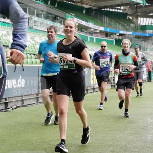 05.10.2025 - 20. swb-Marathon Bremen Michael Burmester http://msf.ph/oto/9331921 05.10.2025 13:05:44 Laufen im Stadion 190, 459, 520, 611, 678, 804, 817, 824, 924, 1023, 1147, 1154, 1228, 1283, 1410, 1455, 1480, 1545, 1610, 1702, 1840, 1867, 1990, 2058, 2187, 2190, 2198, 2199, 2285, 2422, 2437, 2604, 2671, 2698, 2748, 2785, 2902, 2919, 2935, 2980, 3025, 3049, 3317, 3368, 3378, 3380, 3450, 3479, 3799, 3809, 3837, 3853, 4039, 4055, 4207, 4326, 4332, 4376, 4563, 4641, 4643, 4665, 4676, 4766, 4831, 4855, 4892, 4904, 4983, 5044, 5166, 5176, 5362, 5382, 5693, 5824, 5904, 5945, 6283, 199, 406 meine-sportfotos.de