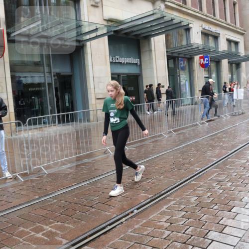 05.10.2025 - 20. swb-Marathon Bremen Strokosch-Dieckow http://msf.ph/oto/9340211 05.10.2025 15:26:34 Ziel  meine-sportfotos.de