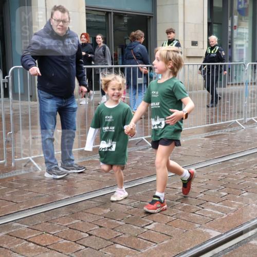 05.10.2025 - 20. swb-Marathon Bremen Strokosch-Dieckow http://msf.ph/oto/9340218 05.10.2025 15:27:35 Ziel 640, 2095 meine-sportfotos.de