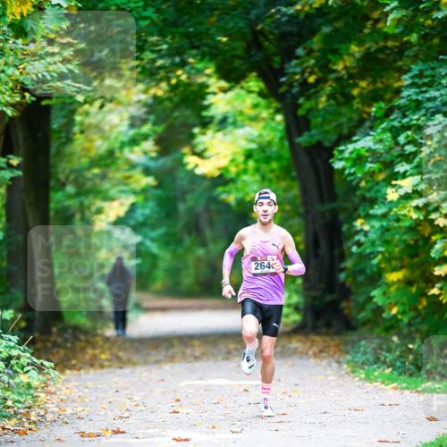 12.10.2025 - Bramfelder Halbmarathon 2025 Dr. Thomas Lammeyer http://msf.ph/oto/9340236 12.10.2025 09:44:40 Laufen 264 meine-sportfotos.de