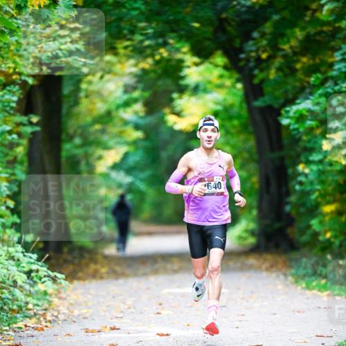 12.10.2025 - Bramfelder Halbmarathon 2025 Dr. Thomas Lammeyer http://msf.ph/oto/9340244 12.10.2025 09:44:41 Laufen 640 meine-sportfotos.de