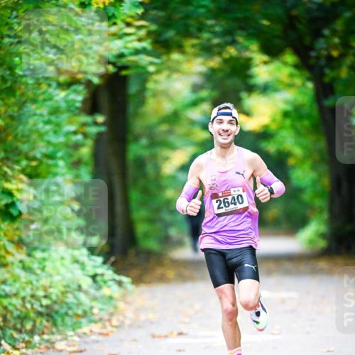 12.10.2025 - Bramfelder Halbmarathon 2025 Dr. Thomas Lammeyer http://msf.ph/oto/9340252 12.10.2025 09:44:42 Laufen 8, 79, 2640 meine-sportfotos.de
