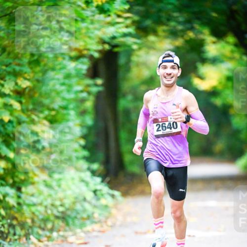 12.10.2025 - Bramfelder Halbmarathon 2025 Dr. Thomas Lammeyer http://msf.ph/oto/9340255 12.10.2025 09:44:43 Laufen 2640 meine-sportfotos.de
