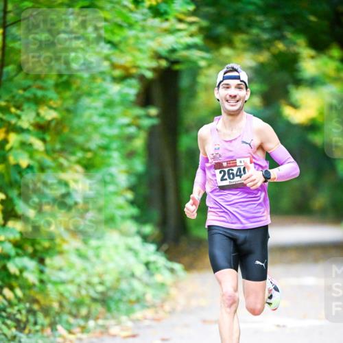 12.10.2025 - Bramfelder Halbmarathon 2025 Dr. Thomas Lammeyer http://msf.ph/oto/9340256 12.10.2025 09:44:43 Laufen 7, 2640 meine-sportfotos.de