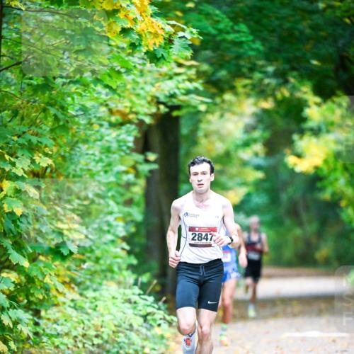 12.10.2025 - Bramfelder Halbmarathon 2025 Dr. Thomas Lammeyer http://msf.ph/oto/9340267 12.10.2025 09:45:17 Laufen 2847 meine-sportfotos.de