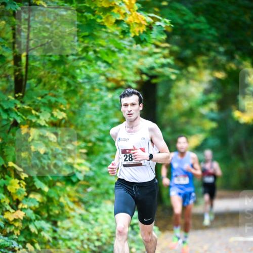 12.10.2025 - Bramfelder Halbmarathon 2025 Dr. Thomas Lammeyer http://msf.ph/oto/9340273 12.10.2025 09:45:18 Laufen 28 meine-sportfotos.de