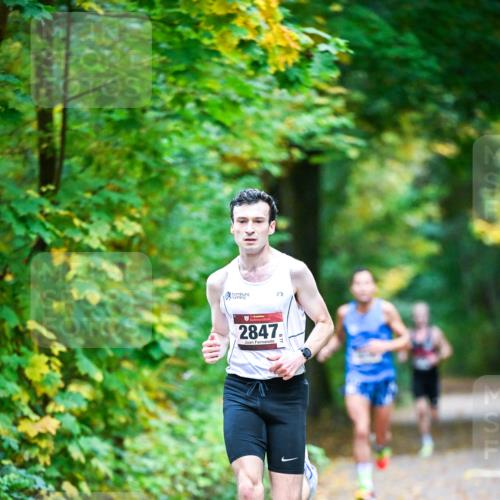 12.10.2025 - Bramfelder Halbmarathon 2025 Dr. Thomas Lammeyer http://msf.ph/oto/9340274 12.10.2025 09:45:18 Laufen 2847 meine-sportfotos.de