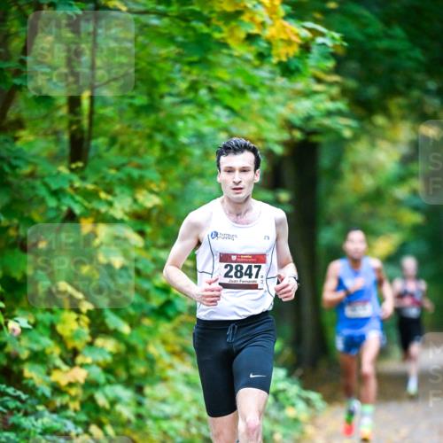 12.10.2025 - Bramfelder Halbmarathon 2025 Dr. Thomas Lammeyer http://msf.ph/oto/9340276 12.10.2025 09:45:18 Laufen 34, 2847 meine-sportfotos.de