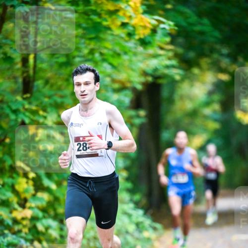 12.10.2025 - Bramfelder Halbmarathon 2025 Dr. Thomas Lammeyer http://msf.ph/oto/9340278 12.10.2025 09:45:18 Laufen 28 meine-sportfotos.de