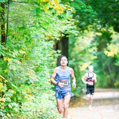 12.10.2025 - Bramfelder Halbmarathon 2025 Dr. Thomas Lammeyer http://msf.ph/oto/9340280 12.10.2025 09:45:20 Laufen 35 meine-sportfotos.de