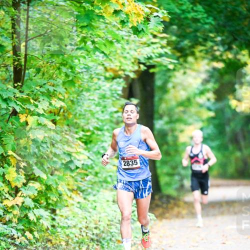 12.10.2025 - Bramfelder Halbmarathon 2025 Dr. Thomas Lammeyer http://msf.ph/oto/9340282 12.10.2025 09:45:20 Laufen 2835 meine-sportfotos.de