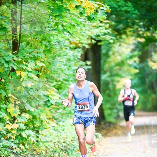 12.10.2025 - Bramfelder Halbmarathon 2025 Dr. Thomas Lammeyer http://msf.ph/oto/9340283 12.10.2025 09:45:20 Laufen 2835 meine-sportfotos.de