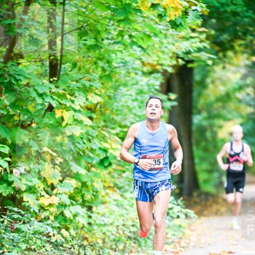 12.10.2025 - Bramfelder Halbmarathon 2025 Dr. Thomas Lammeyer http://msf.ph/oto/9340285 12.10.2025 09:45:20 Laufen 35 meine-sportfotos.de