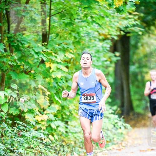 12.10.2025 - Bramfelder Halbmarathon 2025 Dr. Thomas Lammeyer http://msf.ph/oto/9340288 12.10.2025 09:45:21 Laufen 2835 meine-sportfotos.de