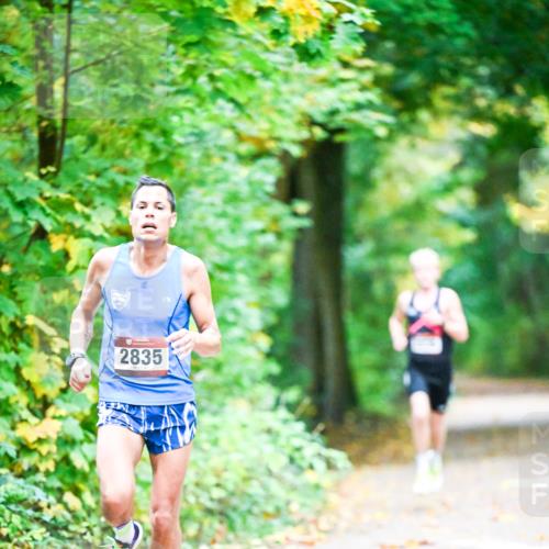 12.10.2025 - Bramfelder Halbmarathon 2025 Dr. Thomas Lammeyer http://msf.ph/oto/9340291 12.10.2025 09:45:21 Laufen 2835 meine-sportfotos.de