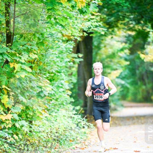 12.10.2025 - Bramfelder Halbmarathon 2025 Dr. Thomas Lammeyer http://msf.ph/oto/9340294 12.10.2025 09:45:23 Laufen 2936 meine-sportfotos.de