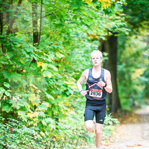 12.10.2025 - Bramfelder Halbmarathon 2025 Dr. Thomas Lammeyer http://msf.ph/oto/9340302 12.10.2025 09:45:24 Laufen 2936 meine-sportfotos.de