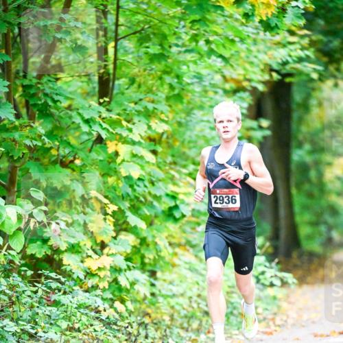 12.10.2025 - Bramfelder Halbmarathon 2025 Dr. Thomas Lammeyer http://msf.ph/oto/9340303 12.10.2025 09:45:24 Laufen 2936 meine-sportfotos.de