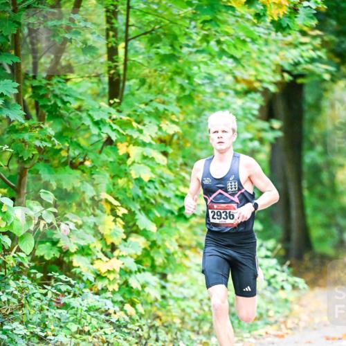 12.10.2025 - Bramfelder Halbmarathon 2025 Dr. Thomas Lammeyer http://msf.ph/oto/9340304 12.10.2025 09:45:24 Laufen 2936 meine-sportfotos.de