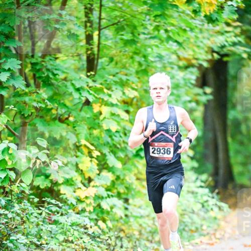 12.10.2025 - Bramfelder Halbmarathon 2025 Dr. Thomas Lammeyer http://msf.ph/oto/9340305 12.10.2025 09:45:24 Laufen 2936 meine-sportfotos.de