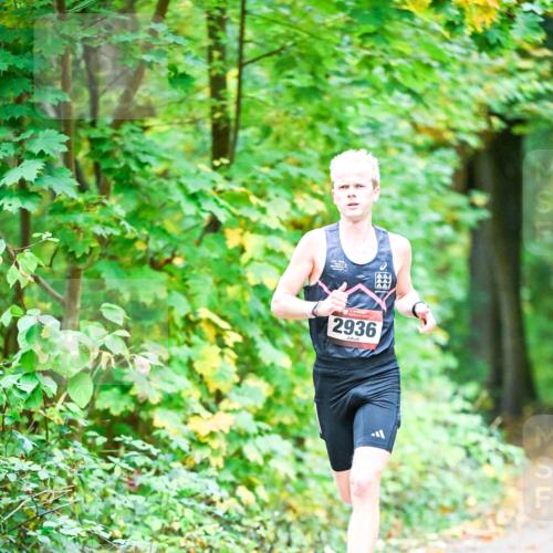 12.10.2025 - Bramfelder Halbmarathon 2025 Dr. Thomas Lammeyer http://msf.ph/oto/9340306 12.10.2025 09:45:24 Laufen 2936 meine-sportfotos.de