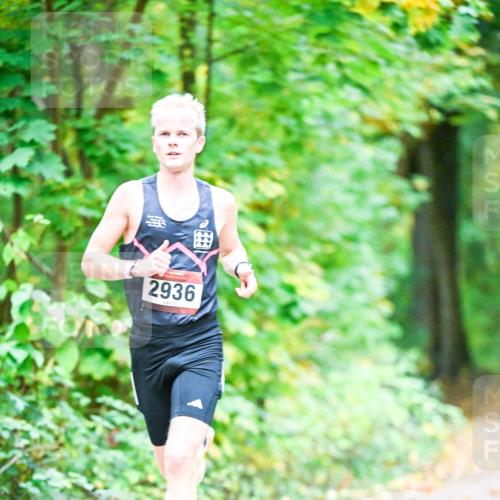12.10.2025 - Bramfelder Halbmarathon 2025 Dr. Thomas Lammeyer http://msf.ph/oto/9340311 12.10.2025 09:45:25 Laufen 2936 meine-sportfotos.de