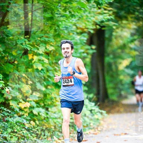 12.10.2025 - Bramfelder Halbmarathon 2025 Dr. Thomas Lammeyer http://msf.ph/oto/9340326 12.10.2025 09:46:00 Laufen 2424 meine-sportfotos.de