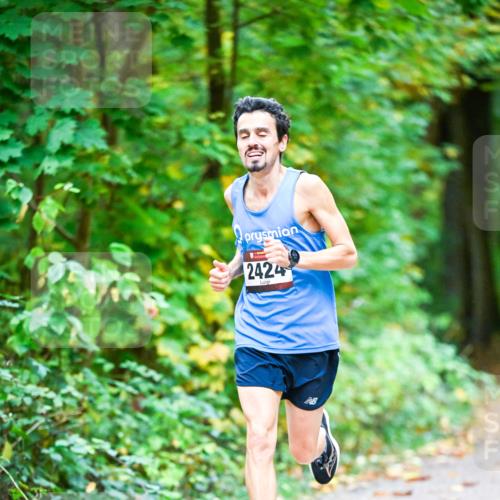 12.10.2025 - Bramfelder Halbmarathon 2025 Dr. Thomas Lammeyer http://msf.ph/oto/9340331 12.10.2025 09:46:00 Laufen 2424 meine-sportfotos.de
