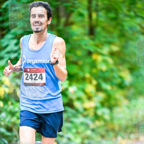 12.10.2025 - Bramfelder Halbmarathon 2025 Dr. Thomas Lammeyer http://msf.ph/oto/9340339 12.10.2025 09:46:01 Laufen 34, 2424 meine-sportfotos.de