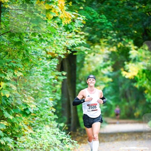 12.10.2025 - Bramfelder Halbmarathon 2025 Dr. Thomas Lammeyer http://msf.ph/oto/9340341 12.10.2025 09:46:05 Laufen 2505 meine-sportfotos.de