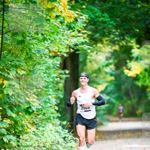 12.10.2025 - Bramfelder Halbmarathon 2025 Dr. Thomas Lammeyer http://msf.ph/oto/9340344 12.10.2025 09:46:05 Laufen 253 meine-sportfotos.de