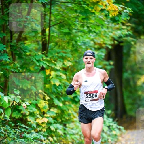 12.10.2025 - Bramfelder Halbmarathon 2025 Dr. Thomas Lammeyer http://msf.ph/oto/9340354 12.10.2025 09:46:07 Laufen 2505 meine-sportfotos.de