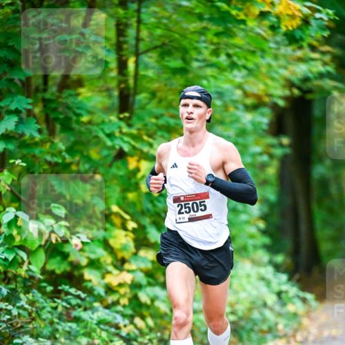 12.10.2025 - Bramfelder Halbmarathon 2025 Dr. Thomas Lammeyer http://msf.ph/oto/9340357 12.10.2025 09:46:07 Laufen 2505, 12 meine-sportfotos.de