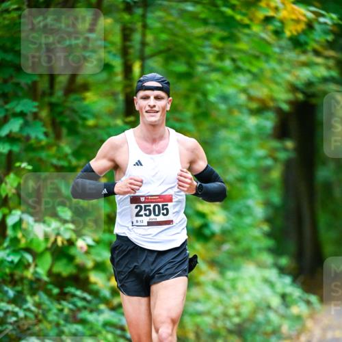 12.10.2025 - Bramfelder Halbmarathon 2025 Dr. Thomas Lammeyer http://msf.ph/oto/9340360 12.10.2025 09:46:08 Laufen 3, 2505, 12 meine-sportfotos.de