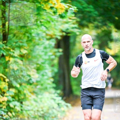 12.10.2025 - Bramfelder Halbmarathon 2025 Dr. Thomas Lammeyer http://msf.ph/oto/9340419 12.10.2025 09:47:12 Laufen  meine-sportfotos.de