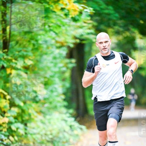 12.10.2025 - Bramfelder Halbmarathon 2025 Dr. Thomas Lammeyer http://msf.ph/oto/9340420 12.10.2025 09:47:12 Laufen  meine-sportfotos.de