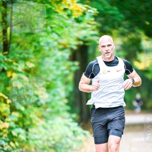 12.10.2025 - Bramfelder Halbmarathon 2025 Dr. Thomas Lammeyer http://msf.ph/oto/9340421 12.10.2025 09:47:12 Laufen  meine-sportfotos.de