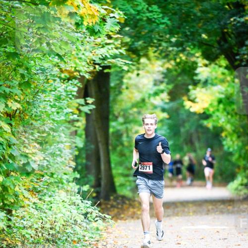 12.10.2025 - Bramfelder Halbmarathon 2025 Dr. Thomas Lammeyer http://msf.ph/oto/9340422 12.10.2025 09:47:28 Laufen 2971 meine-sportfotos.de