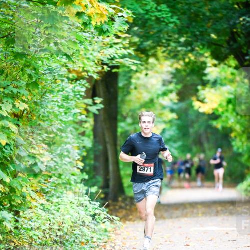 12.10.2025 - Bramfelder Halbmarathon 2025 Dr. Thomas Lammeyer http://msf.ph/oto/9340425 12.10.2025 09:47:28 Laufen 2971 meine-sportfotos.de