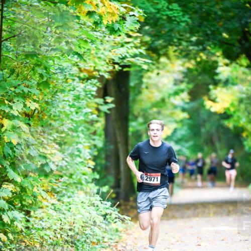 12.10.2025 - Bramfelder Halbmarathon 2025 Dr. Thomas Lammeyer http://msf.ph/oto/9340426 12.10.2025 09:47:28 Laufen 2971 meine-sportfotos.de