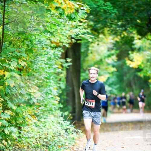12.10.2025 - Bramfelder Halbmarathon 2025 Dr. Thomas Lammeyer http://msf.ph/oto/9340427 12.10.2025 09:47:28 Laufen 2971 meine-sportfotos.de